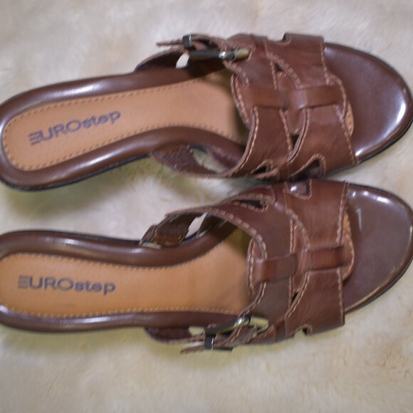 Eurostep Brown Leather Slip-On Sandals Size 8 Open Toe Buckle Casual Comfrot - Picture 3 of 10